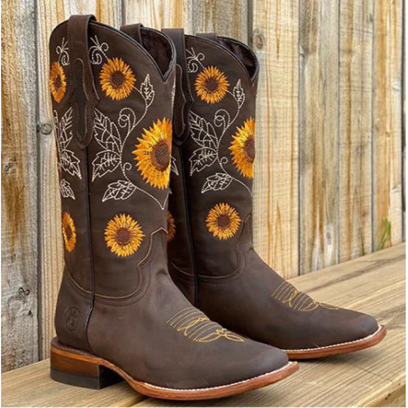 Plus-size Fashionable Block-heeled Embroidered Boots